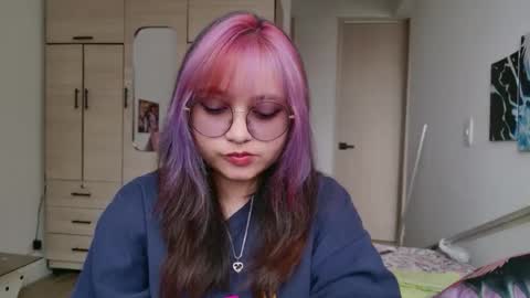 Zoe 3 online show from 06-15-26, 02:30