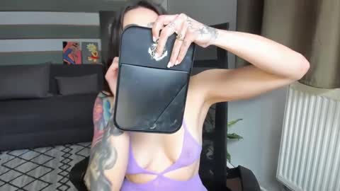 Baby Gal online show from 02-04-25, 11:38