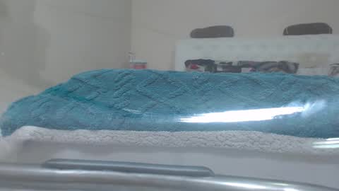 Alice online show from 01-21-25, 04:05