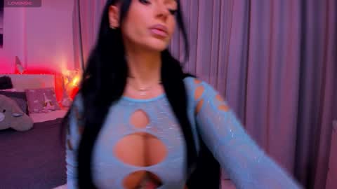 Snapshot of iammazeekiin30 chatting on 12-17-25, 07:20 Maze online show from 12-17-25, 07:20