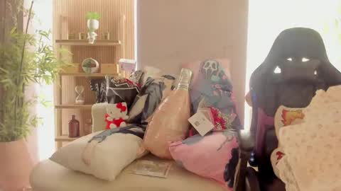 Nayuta online show from 06-06-26, 03:44