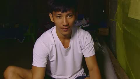 Snapshot of iamnew0000 chatting on 12-14-25, 12:10 iamnew0000 online show from 12-14-25, 12:10