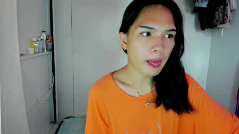 Snapshot of iamyourdesire_ chatting on 02-17-26, 08:22 shhh online show from 02-17-26, 08:22