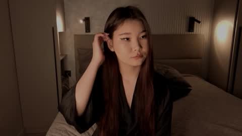 iamyuki_ online show from 11-13-25, 04:06