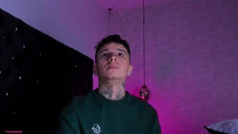 IAN CASTILLO online show from 10-04-25, 11:19