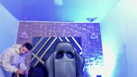 IAN CASTILLO online show from 04-08-26, 11:10