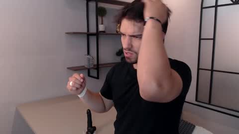 Snapshot of ian_davis chatting on 01-28-25, 09:40 Ian Davis online show from 01-28-25, 09:40