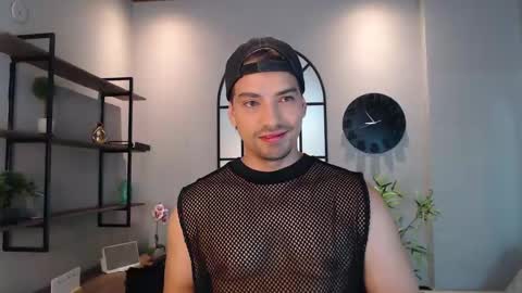 Snapshot of ian_davis chatting on 02-04-25, 08:06 Ian Davis online show from 02-04-25, 08:06