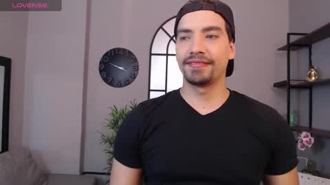 Snapshot of ian_davis chatting on 02-19-25, 08:20 Ian Davis online show from 02-19-25, 08:20