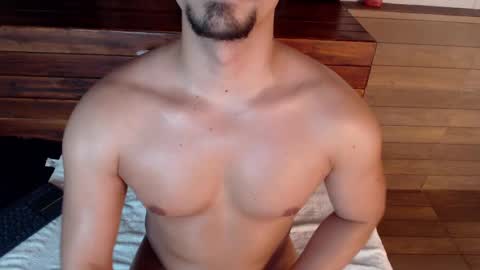 Snapshot of ian_davis chatting on 03-04-25, 11:00 Ian Davis online show from 03-04-25, 11:00