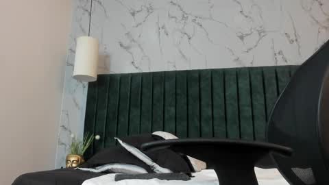 Snapshot of ian_davis chatting on 03-05-25, 11:27 Ian Davis online show from 03-05-25, 11:27