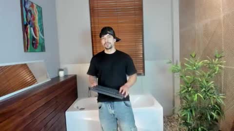 Snapshot of ian_davis chatting on 10-06-25, 11:40 Ian Davis online show from 10-06-25, 11:40