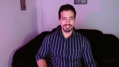 Snapshot of ian_davis chatting on 11-14-25, 01:54 Ian Davis online show from 11-14-25, 01:54