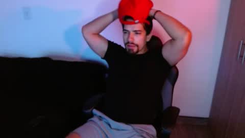 Snapshot of ian_davis chatting on 11-16-25, 02:50 Ian Davis online show from 11-16-25, 02:50