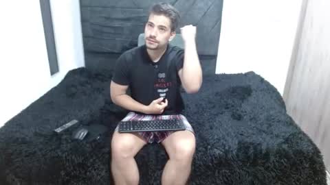 Snapshot of ian_davis chatting on 06-27-26, 04:23 Ian Davis online show from 06-27-26, 04:23