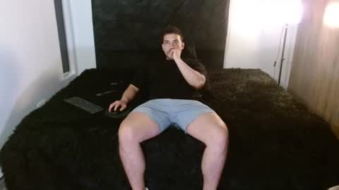 Snapshot of ian_davis chatting on 07-28-26, 02:13 Ian Davis online show from 07-28-26, 02:13