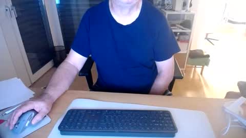 Snapshot of iandy12 chatting on 10-26-25, 10:47 iandy12 online show from 10-26-25, 10:47