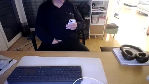 Snapshot of iandy12 chatting on 03-08-26, 10:46 iandy12 online show from 03-08-26, 10:46