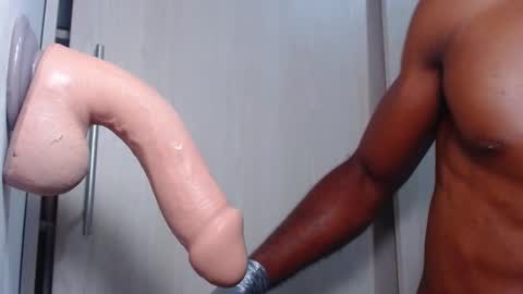 Snapshot of ianrashatxxx chatting on 10-28-25, 11:07 Ian Rashad online show from 10-28-25, 11:07