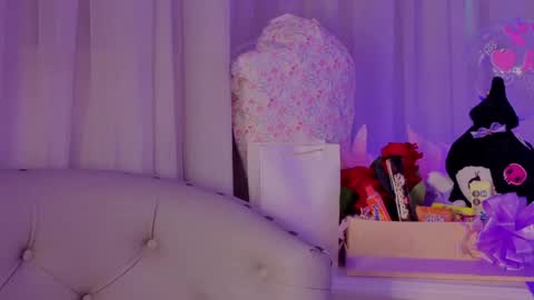 Snapshot of iara_smith_ chatting on 05-11-26, 04:04 iara smith online show from 05-11-26, 04:04