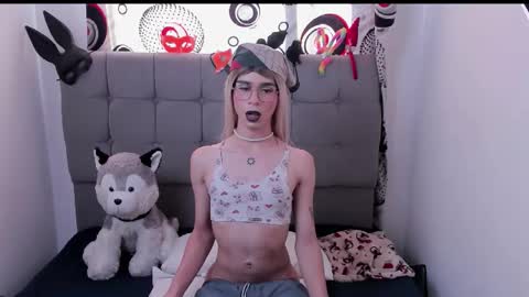 Snapshot of ibiza_cami chatting on 09-15-25, 09:26 Camila online show from 09-15-25, 09:26