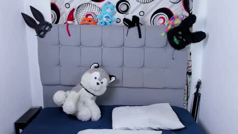 Snapshot of ibiza_cami chatting on 12-03-25, 10:08 Camila online show from 12-03-25, 10:08