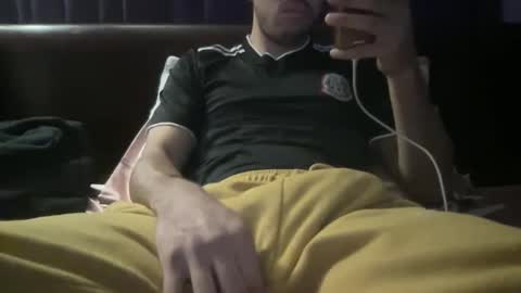 Snapshot of ice_jr chatting on 12-28-24, 01:50 Ice Jr online show from 12-28-24, 01:50