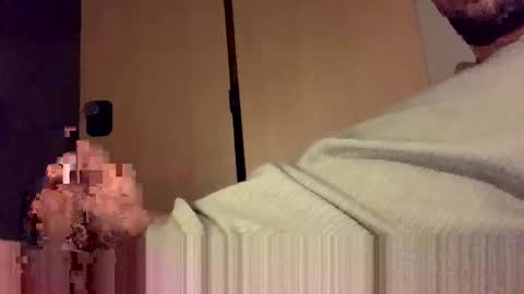 Snapshot of ice_o_later98 chatting on 12-16-25, 01:43 ice_o_later98 online show from 12-16-25, 01:43