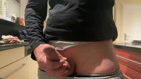 Snapshot of icebang0 chatting on 12-12-24, 07:04 icebang0 online show from 12-12-24, 07:04