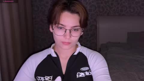 Ksenia online show from 11-12-25, 03:23