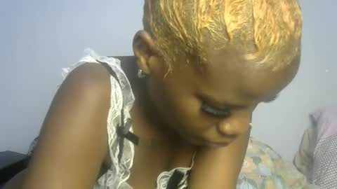 Snapshot of icey_vee chatting on 12-18-25, 08:59 icey vee online show from 12-18-25, 08:59