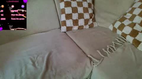 Snapshot of ich_hh chatting on 10-30-25, 01:34 SnowTiger online show from 10-30-25, 01:34