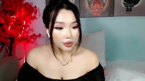 Snapshot of ichiben chatting on 09-25-25, 07:17 ichiben online show from 09-25-25, 07:17