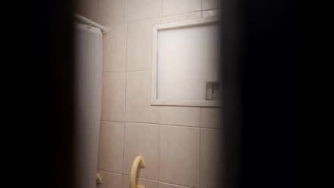 Snapshot of icomhard chatting on 09-16-25, 07:04 Icomhard online show from 09-16-25, 07:04