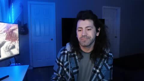 Snapshot of icy_ivy chatting on 02-14-25, 12:36 Ivan online show from 02-14-25, 12:36