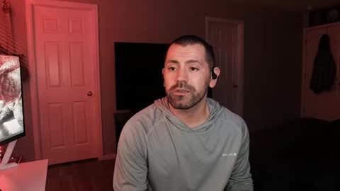 Snapshot of icy_ivy chatting on 02-26-25, 03:21 Ivan online show from 02-26-25, 03:21