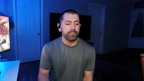 Snapshot of icy_ivy chatting on 02-28-25, 09:47 Ivan online show from 02-28-25, 09:47