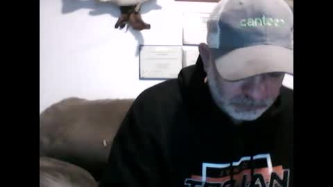 idkwhyidothis348732 online show from 12-26-24, 12:16