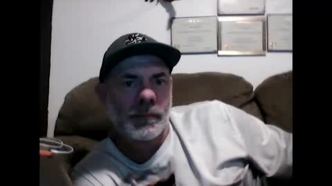 idkwhyidothis348732 online show from 12-28-24, 01:28