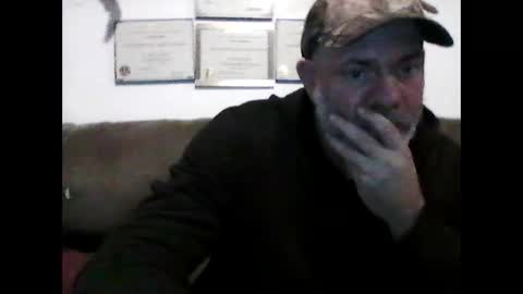 idkwhyidothis348732 online show from 01-03-25, 12:22