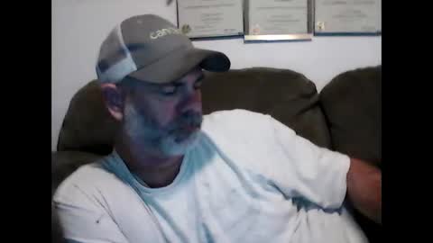 idkwhyidothis348732 online show from 01-08-25, 01:42