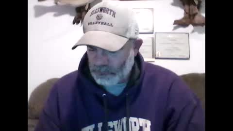 idkwhyidothis348732 online show from 01-15-25, 11:53