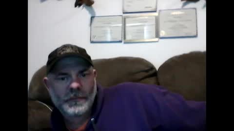 idkwhyidothis348732 online show from 02-23-25, 08:00