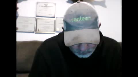 idkwhyidothis348732 online show from 02-26-25, 12:14