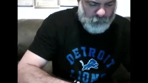 idkwhyidothis348732 online show from 11-26-25, 11:22