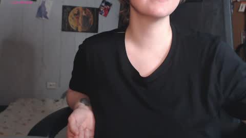 Snapshot of idontknowwhyjojo chatting on 03-08-26, 09:40 Saya online show from 03-08-26, 09:40