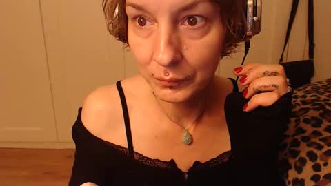 Ifk Donkeys online show from 10-20-25, 01:50