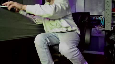 Snapshot of igetherwetter chatting on 01-13-25, 08:47 Amiri Roue online show from 01-13-25, 08:47