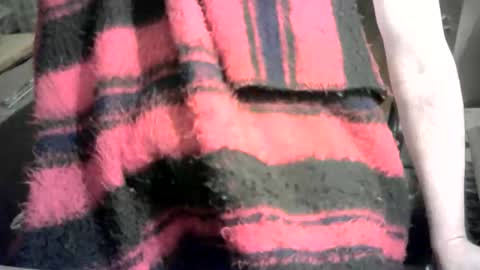 Snapshot of ignoredlittlestloser chatting on 12-24-24, 05:16 ignoredlittlestloser online show from 12-24-24, 05:16