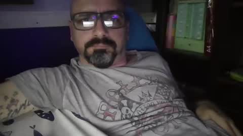 Snapshot of igorargen4 chatting on 11-12-25, 01:17 igorargen4 online show from 11-12-25, 01:17